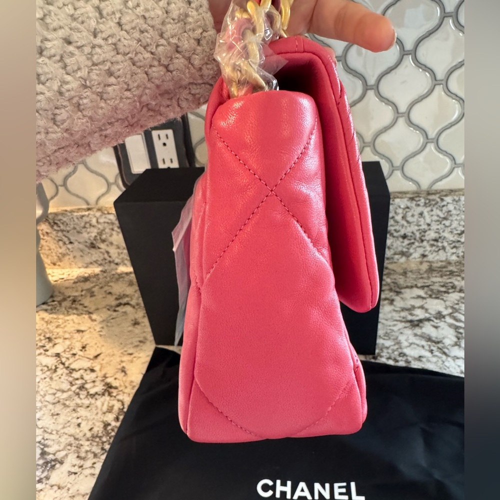 Chanel 19 Small Like New Condition Hot Pink - Picture 12 of 14